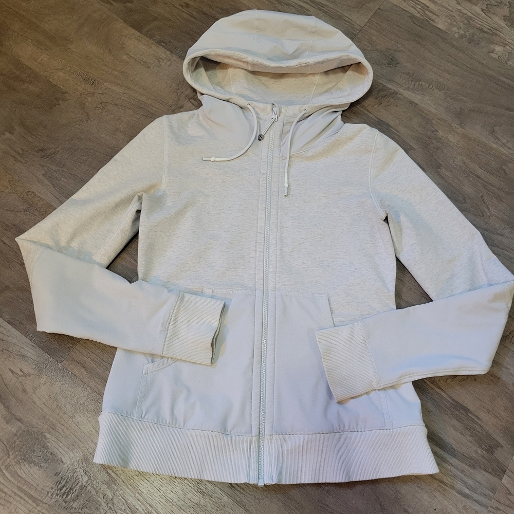 LULULEMON VOYAGER ATHLETICA ZIP UP IN WHITE Size 6 - GUC